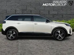 New 2025 Peugeot 5008 GT MPV | £32,790 (Good price)