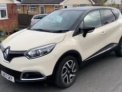 Cream/black Used 2017 Renault Captur Dynamique SUV | £8,599 (Good price)