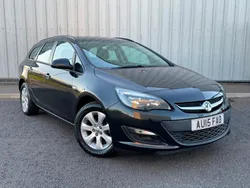 Black Used 2015 Vauxhall Astra Design Edition Estate | £5,995