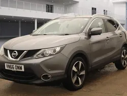 Grey Used 2016 Nissan Qashqai N-Connecta SUV | £11,499 (Good price)