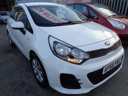 White Used 2016 Kia Rio Hatchback | £5,475 (Fair price)