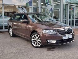 Brown Used 2014 Skoda Octavia Elegance Estate | £6,047 (Fair price)