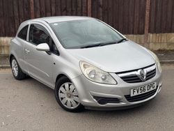 Silver Used 2006 Vauxhall Corsa Club Hatchback | £2,495 (Expensive)