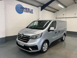 Grey Used 2022 Renault Trafic Van | £18,990 (Fair price)