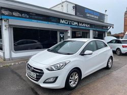 White Used 2015 Hyundai i30 SE Hatchback | £4,495 (Fair price)