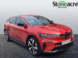 Red Used 2025 Renault Mégane Komfort Hatchback | £21,995 (Good price)