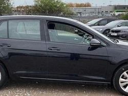 Deep black pearl Used 2017 VW Golf VII SE Hatchback | £10,875 (Good price)