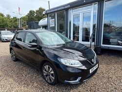 Black Used 2015 Nissan Pulsar Tekna Hatchback | £6,490 (Fair price)