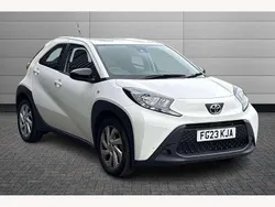 White Used 2023 Toyota Aygo PURE Hatchback | £14,291 (Fair price)