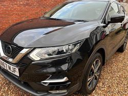 Black Used 2017 Nissan Qashqai N-Connecta SUV | £7,995 (Fair price)