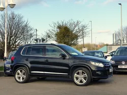 Deep black pearl Used 2013 VW Tiguan R-line SUV | £7,490 (Fair price)