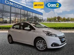 White Used 2018 Peugeot 208 Signature Sky Hatchback | £6,750 (Fair price)