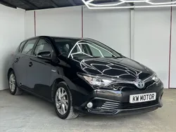Black Used 2015 Toyota Auris Hybrid Hatchback | £9,984