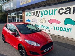 Red Used 2014 Ford Fiesta Zetec Hatchback | £2,999 (Good price)