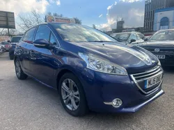Blue Used 2015 Peugeot 208 Allure Hatchback | £3,995 (Good price)