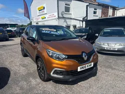 Orange/black Used 2018 Renault Captur Iconic SUV | £7,295 (Fair price)