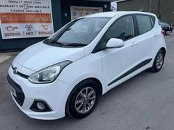 White Used 2016 Hyundai i10 Premium Hatchback | £4,995 (Fair price)