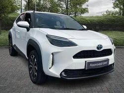 White Used 2023 Toyota Yaris Hybrid Design Estate | £22,495 (Fair price)