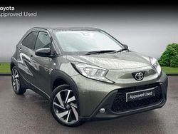 Cardamon green bitone Used 2023 Toyota Aygo X SUV | £12,960