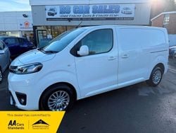 White Used 2016 Toyota Proace Comfort MPV | £8,000 (Good price)
