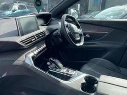 White Used 2020 Peugeot 3008 Premium SUV | £17,995 (Fair price)