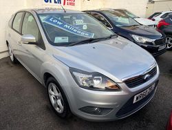 Silver Used 2010 Ford Focus Zetec Hatchback | £3,990 (Expensive)