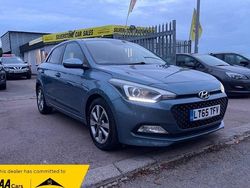 Blue Used 2015 Hyundai i20 Premium Hatchback | £5,399 (Fair price)