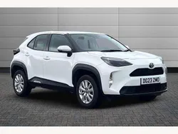 Pure white Used 2023 Toyota Yaris Cross SUV | £18,550 (Fair price)