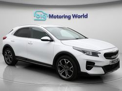 White Used 2022 Kia XCeed 3 SUV | £13,600 (Fair price)