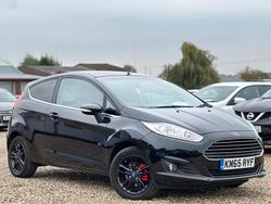 Black Used 2015 Ford Fiesta Zetec Hatchback | £5,299 (Fair price)