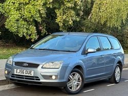 Blue Used 2006 Ford Focus Ghia Estate | £2,995 (Fair price)