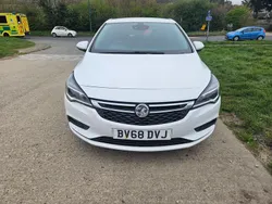 White Used 2018 Vauxhall Astra SRi Hatchback | £4,190 (Fair price)