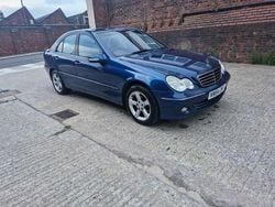 Blue Used 2005 Mercedes C180 Avantgarde Sedan | £1,495 (Fair price)