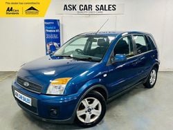 Blue Used 2010 Ford Fusion Zetec Hatchback | £4,995 (Expensive)