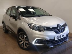 Silver Used 2019 Renault Captur Play SUV | £9,498 (Fair price)