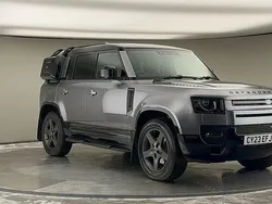 Used 2025 Land Rover Defender SE Dynamic SUV | £50,150 (Good price)
