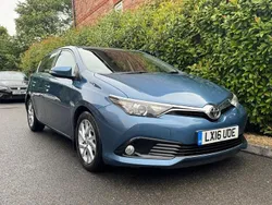 Blue Used 2016 Toyota Auris Hatchback | £4,500 (Good price)