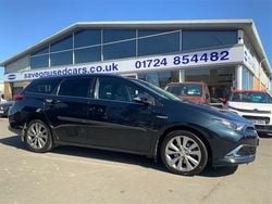 Grey Used 2015 Toyota Auris Estate | £9,999 (Fair price)