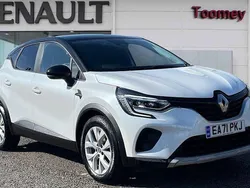 White Used 2021 Renault Captur Iconic SUV | £12,995 (Fair price)