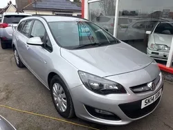 Silver Used 2014 Vauxhall Astra Estate | £5,995 (Expensive)