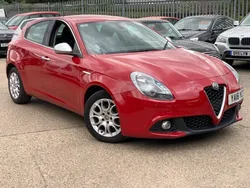 Red Used 2016 Alfa Romeo Giulietta Super Hatchback | £5,499 (Super price)