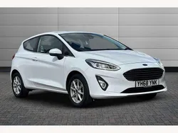 Frozen white Used 2018 Ford Fiesta Zetec Hatchback | £7,991 (Fair price)