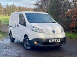 White Used 2016 Nissan e-NV200 Tekna Van | £5,999