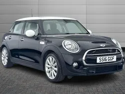Black Used 2016 Mini Cooper S Hatchback | £10,990 (Good price)