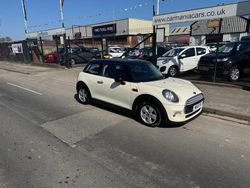 White Used 2015 Mini Cooper D Hatch Hatchback | £5,795 (Fair price)