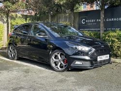 Black Used 2017 Ford Focus ST Hatchback | £11,500 (Fair price)