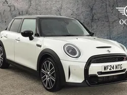 White Used 2024 Mini Cooper S Exclusive Hatchback | £27,400 (A bit pricey)