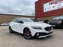 White Used 2014 Volvo V40 CC Estate | £6,450 (Fair price)