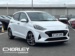 White Used 2024 Hyundai i10 Premium Hatchback | £15,213 (Fair price)