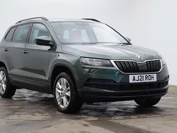 Emerald green metallic Used 2021 Skoda Karoq SE SUV | £16,622 (Fair price)